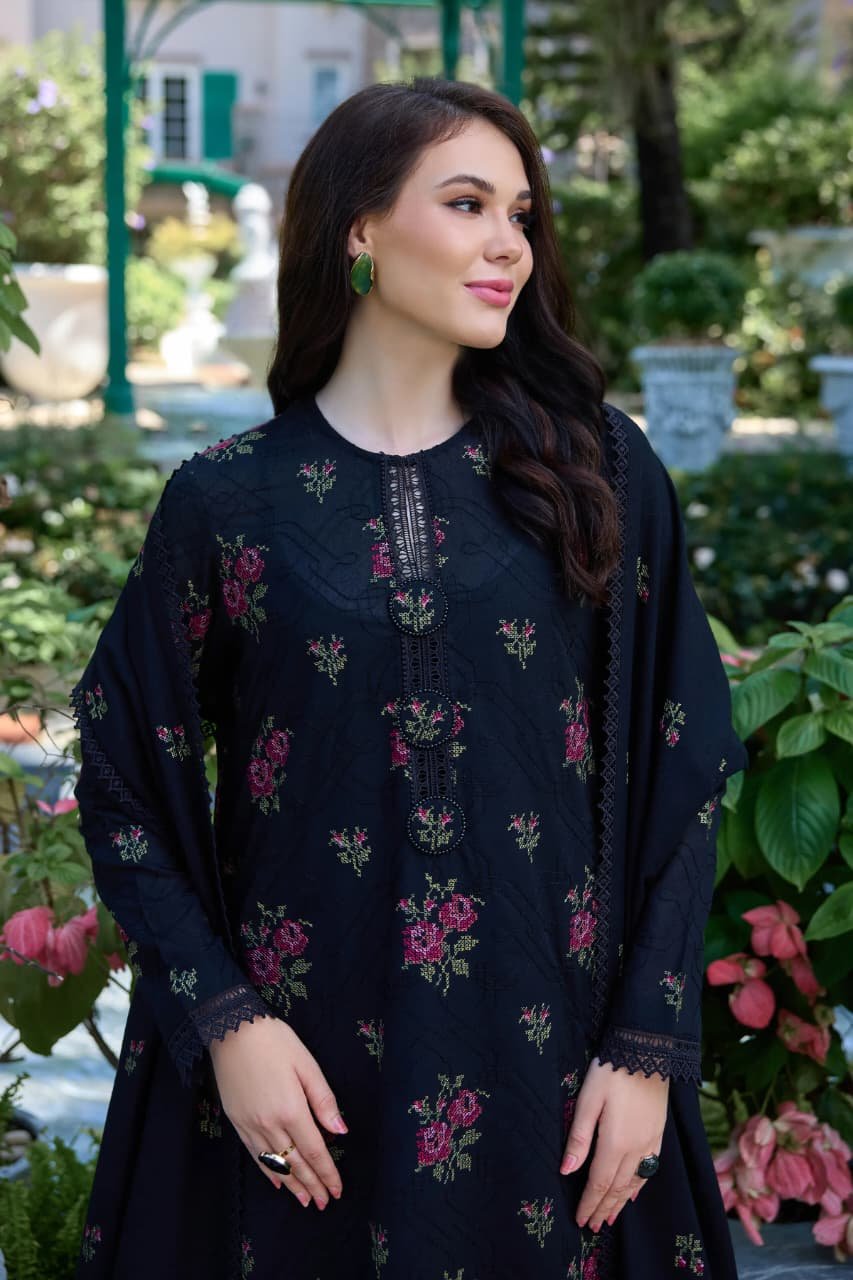 Embroidered Karandi 3-Piece Suit – MC1595 Black – Gul Negar