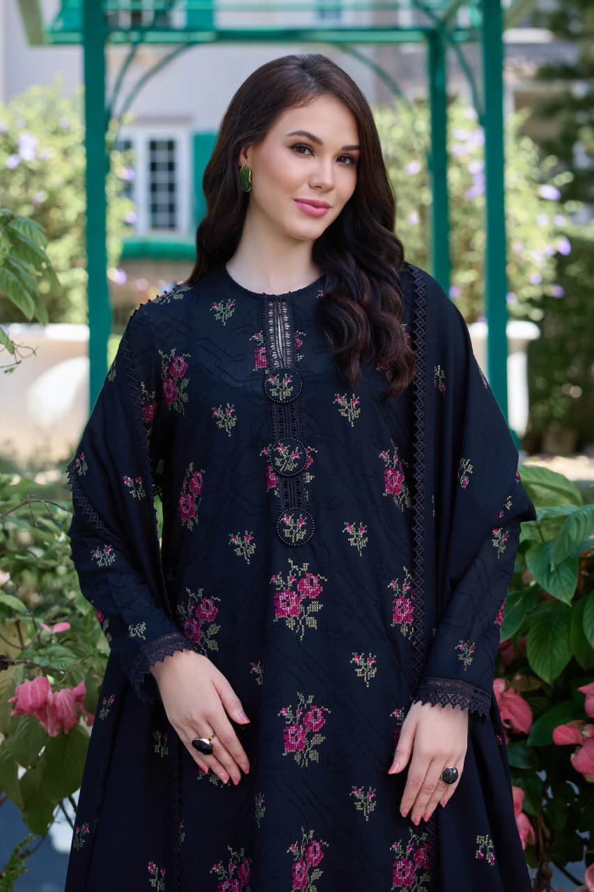Embroidered Karandi 3-Piece Suit – MC1595 Black – Gul Negar